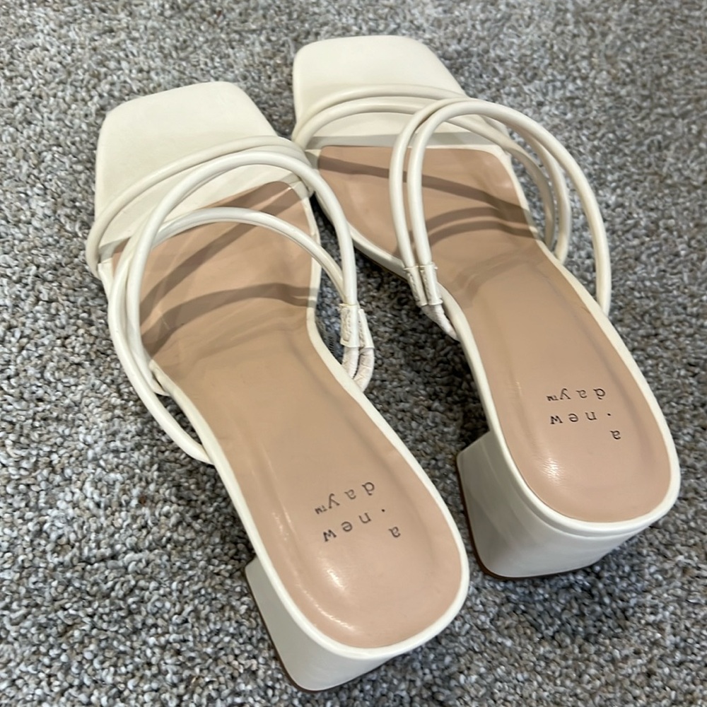 Brand new cream wedge